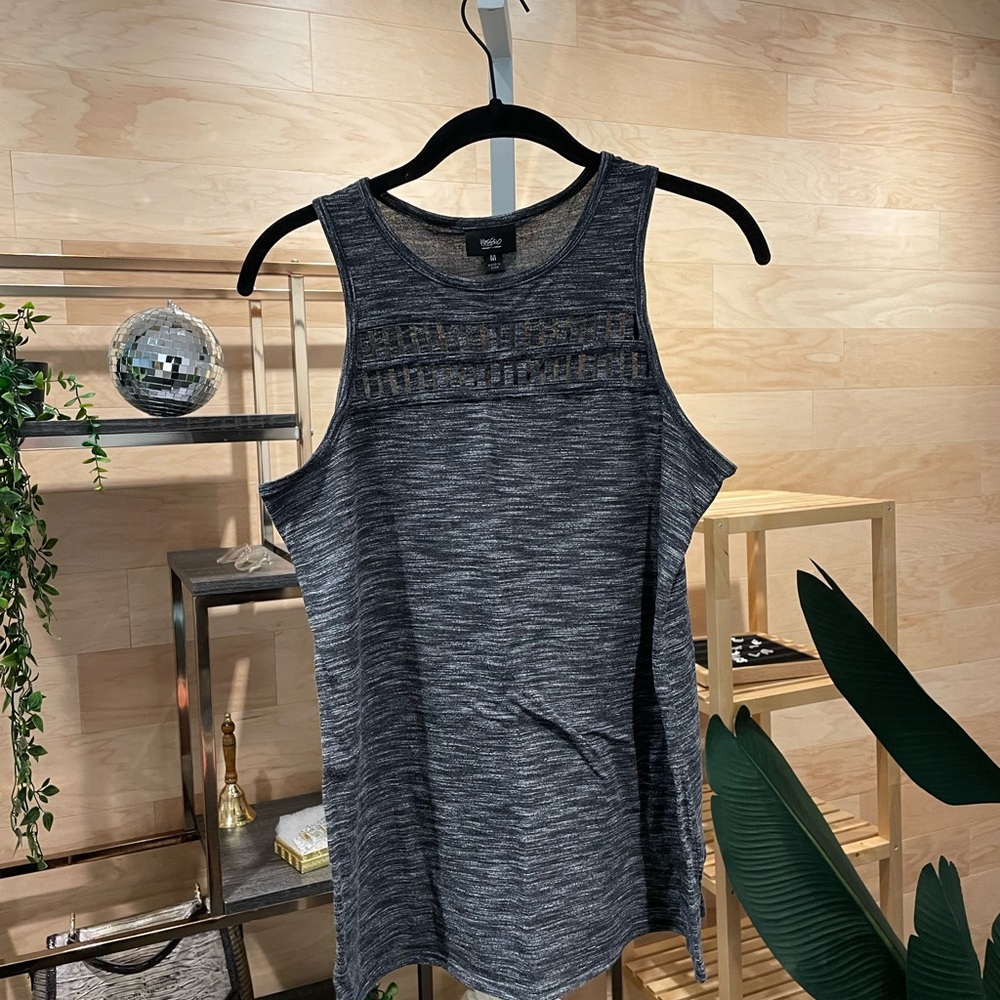 women’s black tanktop